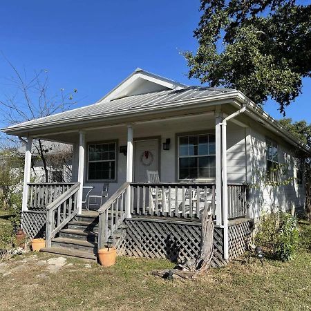 West 1077 Guest Ranch - Retreat Bed & Breakfast Tarpley Bagian luar foto