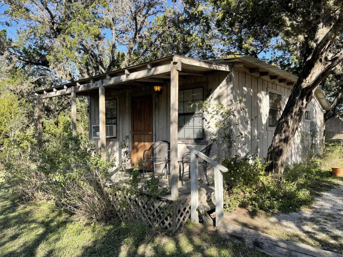 West 1077 Guest Ranch - Retreat Bed & Breakfast Tarpley Bagian luar foto