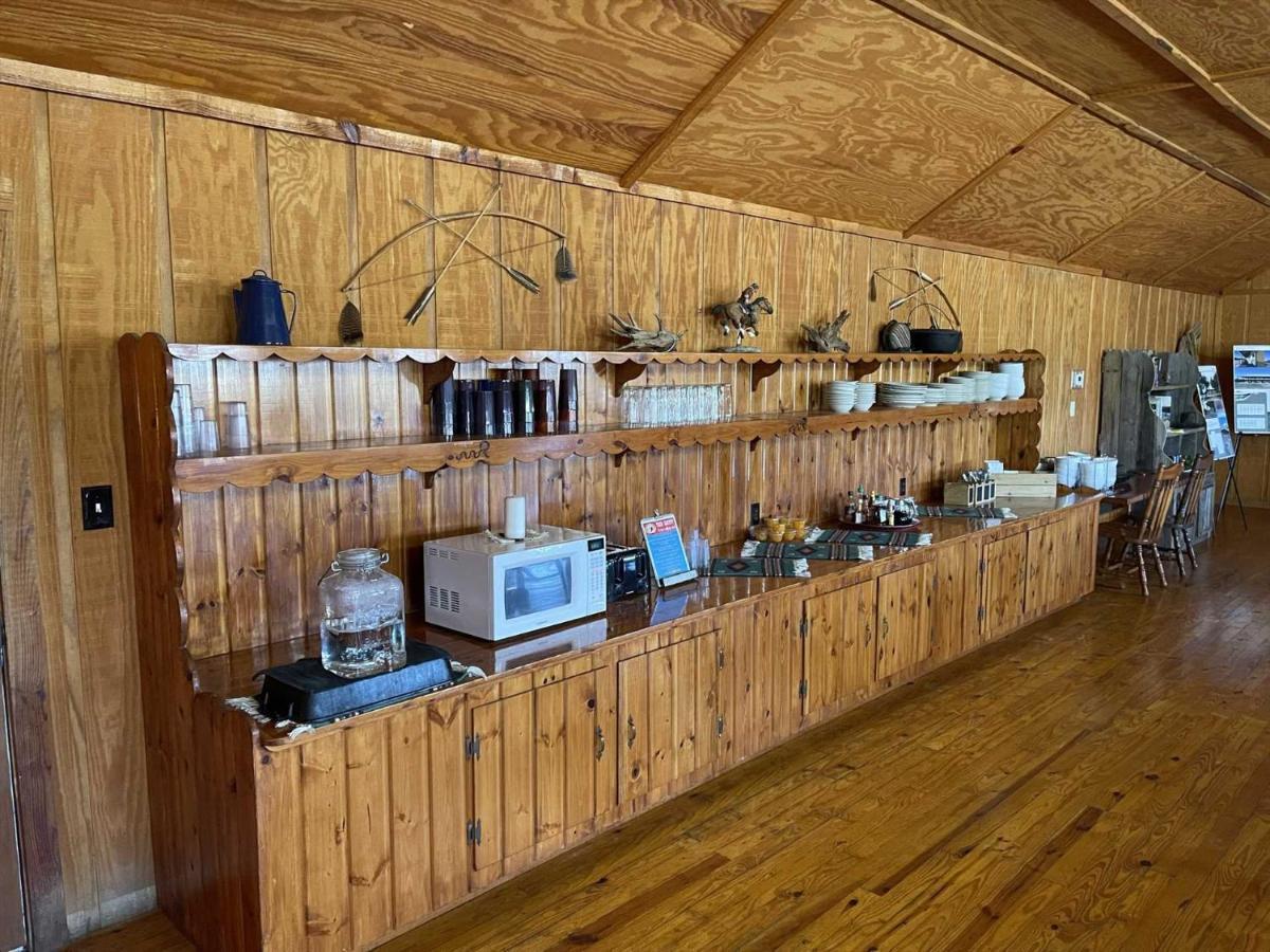 West 1077 Guest Ranch - Retreat Bed & Breakfast Tarpley Bagian luar foto
