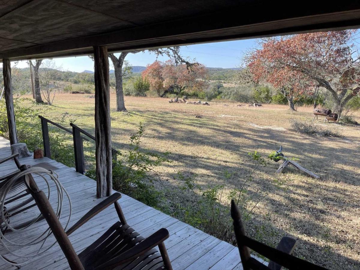 West 1077 Guest Ranch - Retreat Bed & Breakfast Tarpley Bagian luar foto